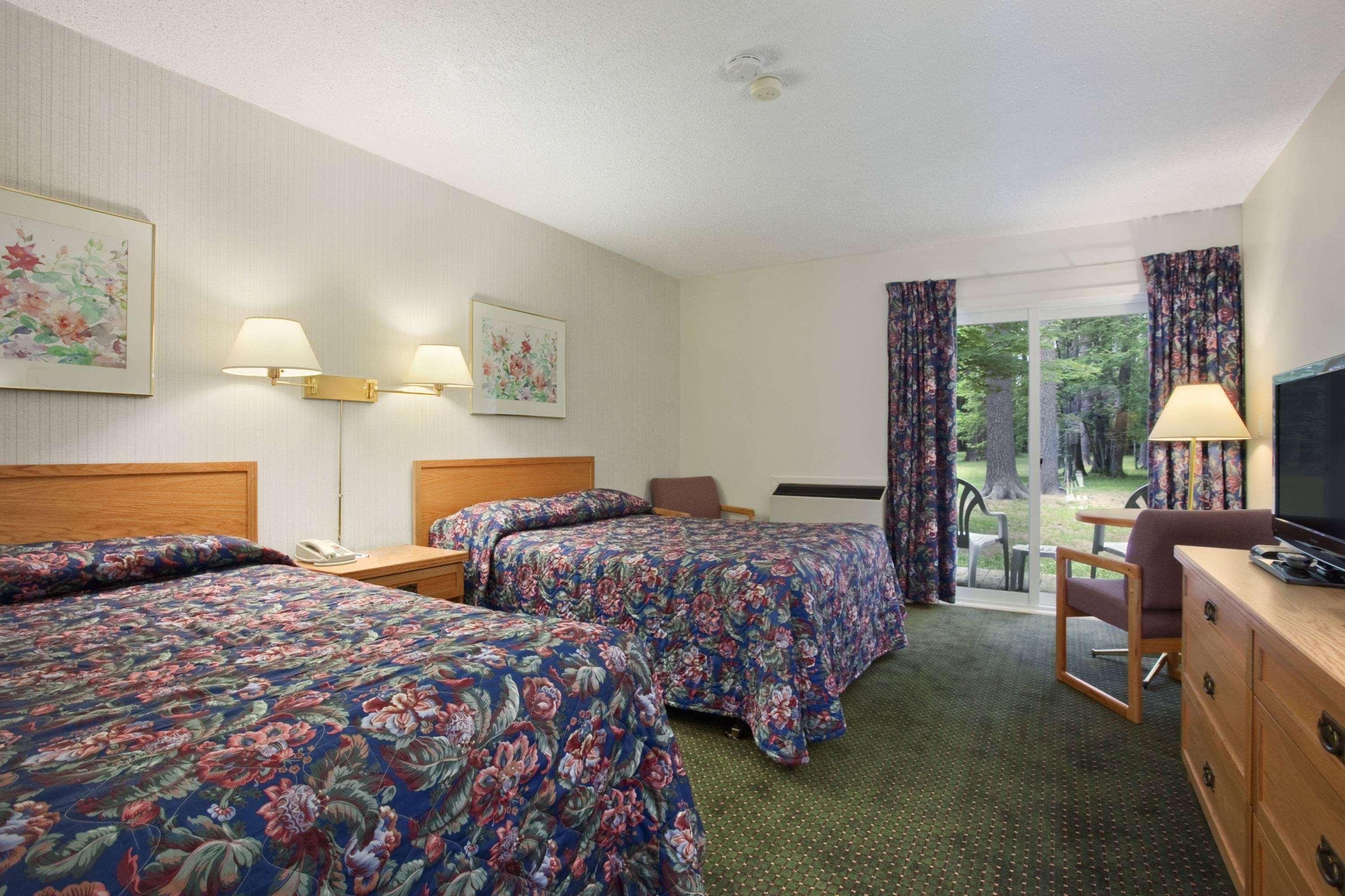 Travelodge By Wyndham Bracebridge Zewnętrze zdjęcie