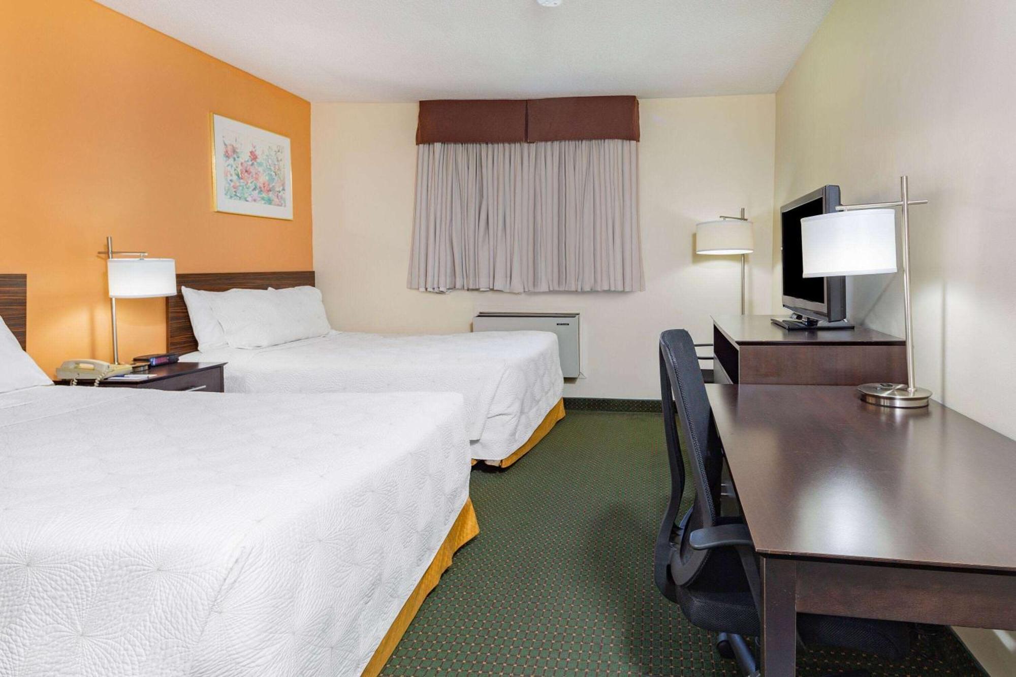 Travelodge By Wyndham Bracebridge Zewnętrze zdjęcie