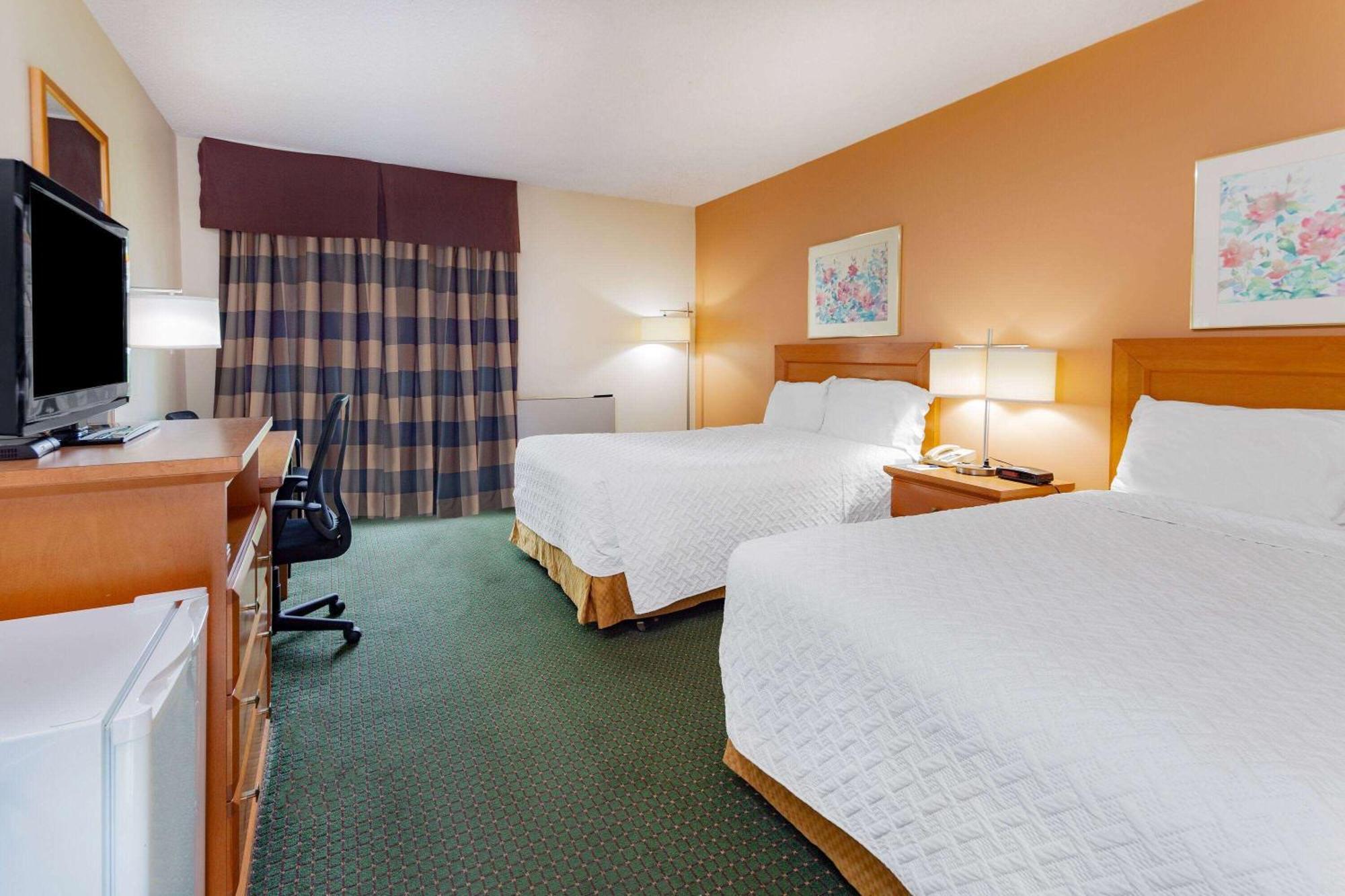 Travelodge By Wyndham Bracebridge Zewnętrze zdjęcie